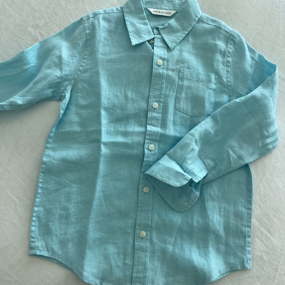 Boys size 6 turquoise linen button down